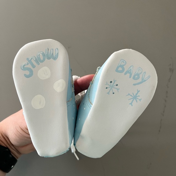 Little Tootsies Hand Painted Winter Shoes - Picture 3 of 7